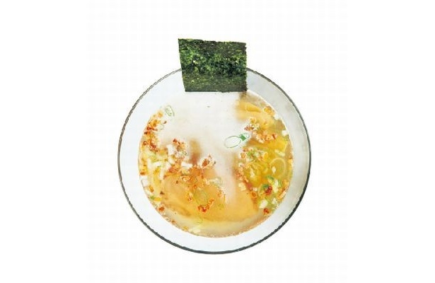 シュワッとした炭酸を楽しめる「七重の味の店 めじろ」(東京・代々木)の「冷やしサワーラーメン(塩)」(850円)