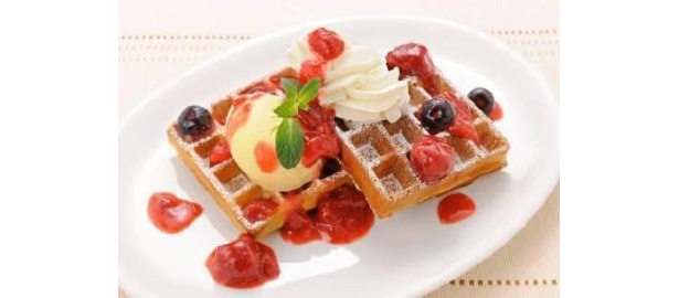 ベリーワッフル(500円)