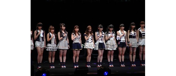 「会いたかった」など、5曲を披露