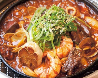“ごっちゃ焼き”でスタミナチャージ！難波の焼肉店「スタミナ焼肉 はらだ」