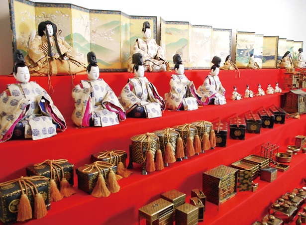 薩摩のひなまつり / 島津家に代々伝わる貴重なひな人形やひな道具を展示