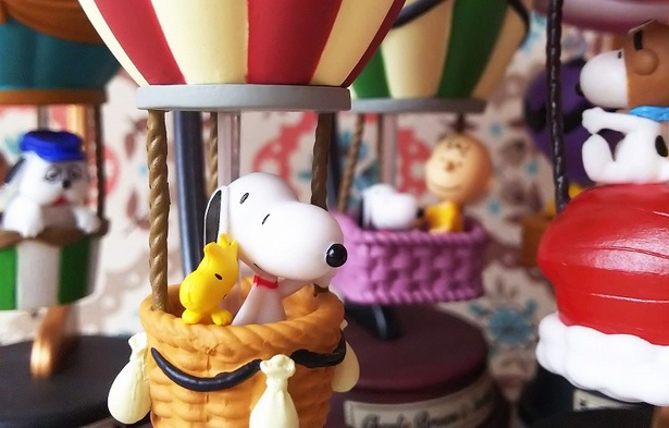 スヌーピーのフィギュアシリーズ「Snoopy’s Balloon Journey 〜気球に乗ってどこ行こう〜」(1個880円)