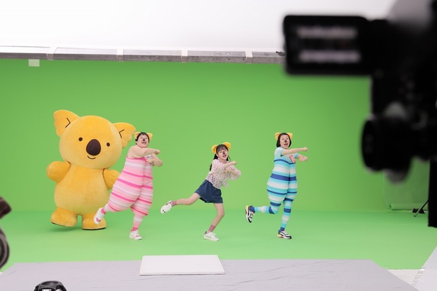 ケロポンズと人気tiktoker Hinataがコラボ コアラのマーチcm曲フルバージョンのダンス動画に出演 ウォーカープラス
