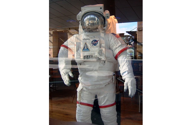 本物にきわめて近いこの宇宙服が目印！