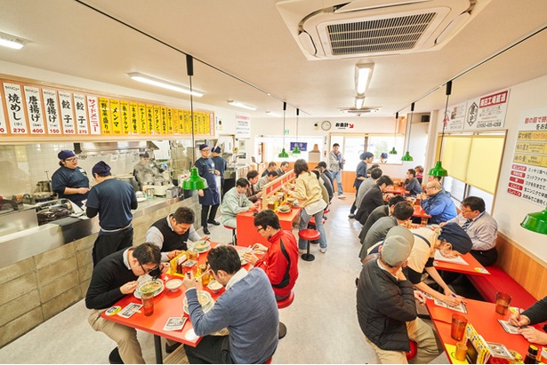 各席の注文用紙にメニューを記入し、オーダーをしよう / ドライブイン一幸舎 空港店