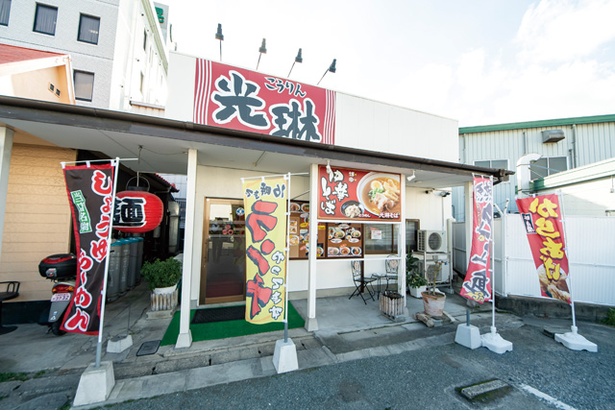 流通センター近く。約1年前に中華料理店から麺専門店へリニューアル / 光琳