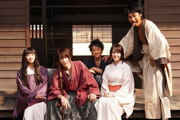 武井咲、青木崇高、蒼井優らシリーズおなじみの出演者陣が集結!