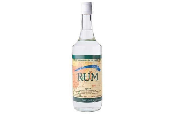 辛口の国産ラム酒｢小笠原ラム｣(1800円/720ml)