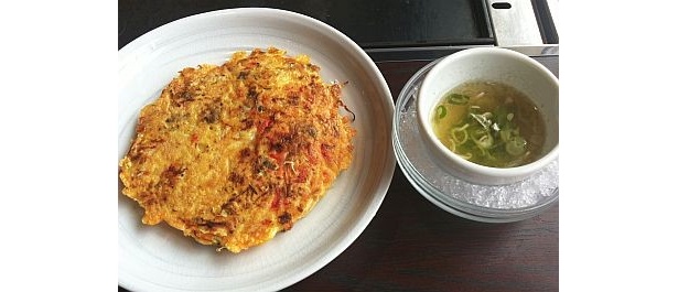 「冷やしだし汁で食べるお好み焼き 冷やしアサリブタ ～お好み焼きもつけて食べる時代です～」