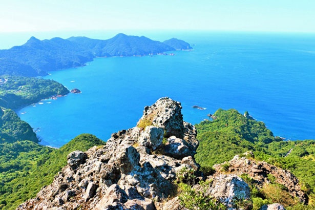 眼下に海とリアス海岸のパノラマが広がる絶景ポイント