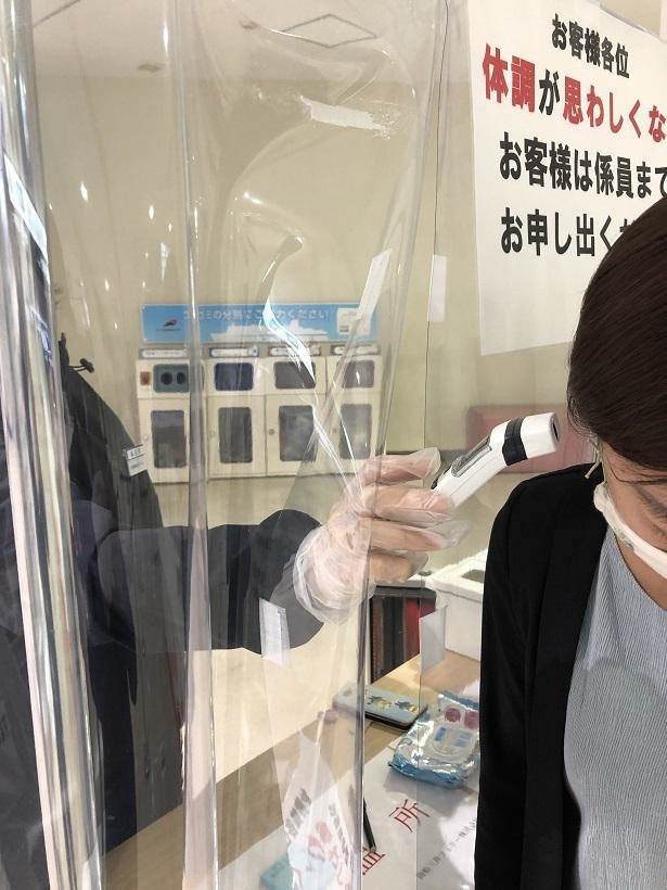 測定時の人と人との間隔も徹底されている