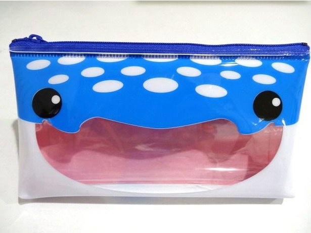 「オリジナル ジンベエザメペンポーチ」(税込660円)