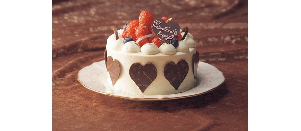 真っ白い生クリームケーキ「バレンタインイチゴホワイト（直径１４cm）」３１５０（きのとや）