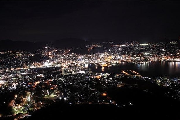 世界新三大夜景にも選ばれた稲佐山展望台からの夜景