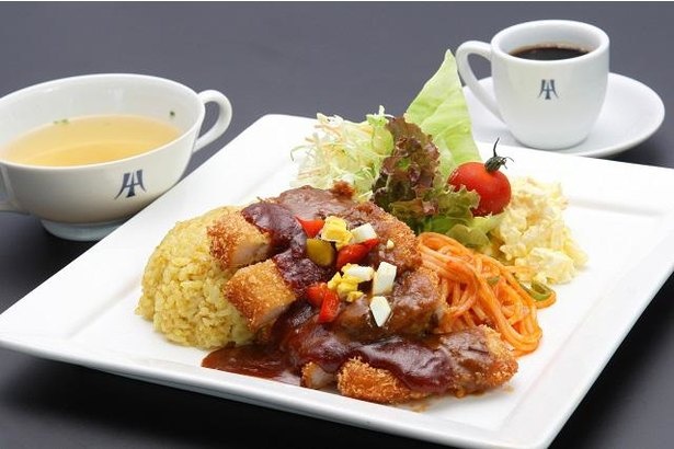 「トルコライスセット」(スープ・コーヒー付 税込1600円)