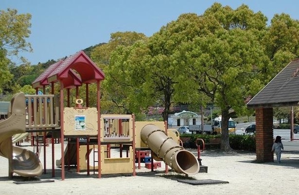 稲佐山公園には遊具もあるので子連れにぴったり
