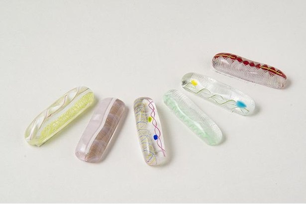 レースグラス箸置き1個990円(税込)。池田充章の作品