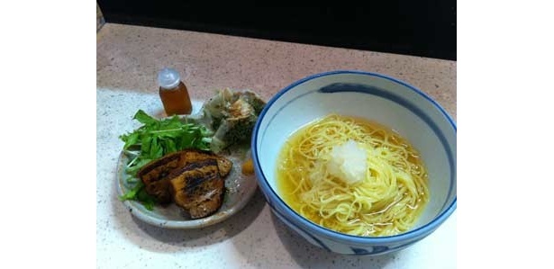 大阪「麺屋 たけざわ」の夏季限定ラーメン「おろしぶっかけそば」がTVの評判企画で値下げに！