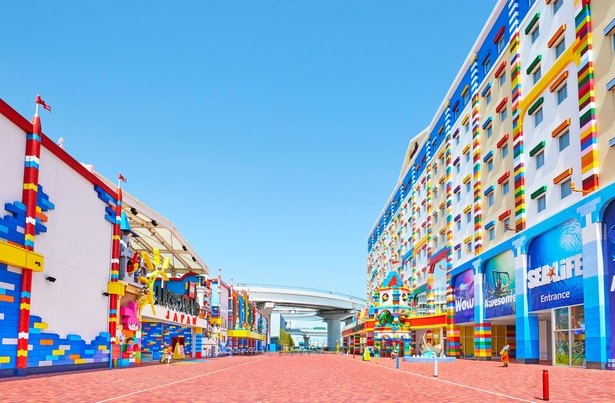 外観から内観までレゴ(R)ブロックでいっぱいなホテル「レゴランド®・ジャパン・ホテル」