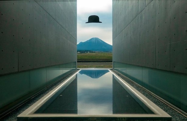 撮影スポットでシュールな写真に挑戦