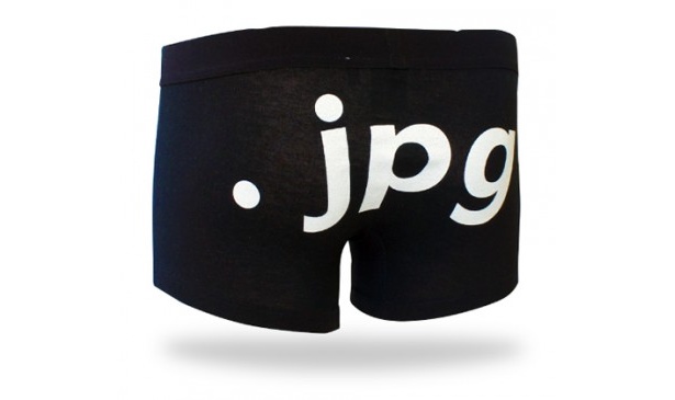 人生は、鮮やかに生きよう「ぼくのオシリは1670万カラー！」.jpgパンツ