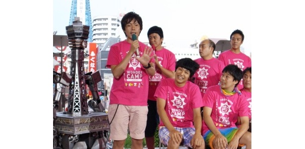 大阪ビジネスパークで開催される「5upよしもと芸人パークで夏祭り」をPRするウーマンラッシュアワー村本大輔