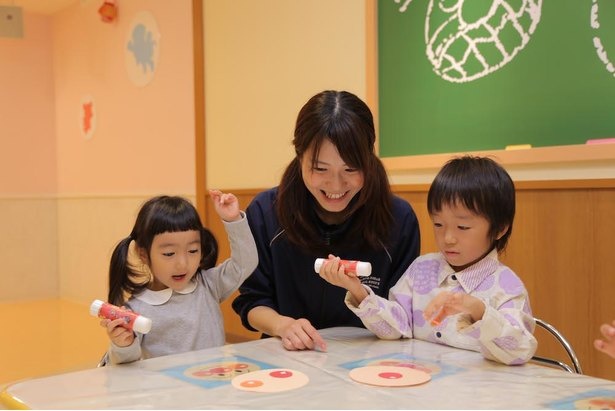 「みみせんせいのがっこう」でアンパンマンのお面作りに挑戦!