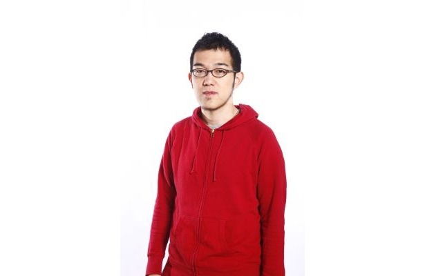 【写真を見る】「四畳半神話大系」では大きな賞も受賞！ 脚本・演出を手掛ける上田誠さん