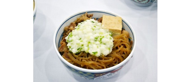 【写真】追っかけメニューの1つ「おくらとろろ」。その味は川越シェフの折り紙つき