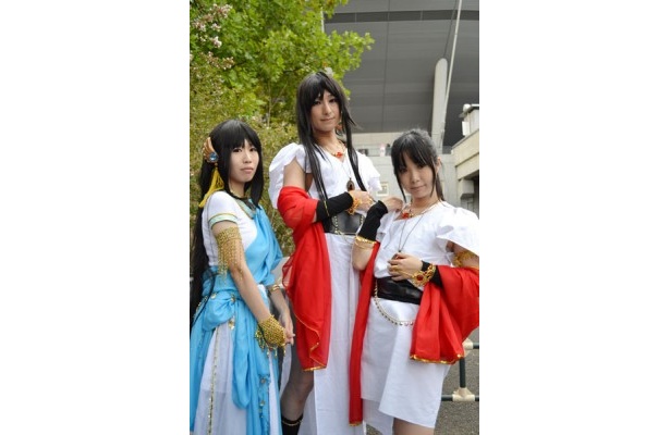 「聖伝-RG VEDA-」の乾闥婆王(左)と阿修羅(中央・右)