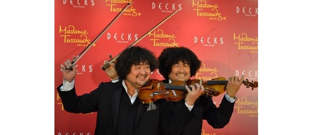 【写真】葉加瀬太郎と本人そっくりのフィギュア。どっちが本物か分かる？
