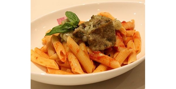 柏木由紀さん考案の「黒豚の情熱パスタ」