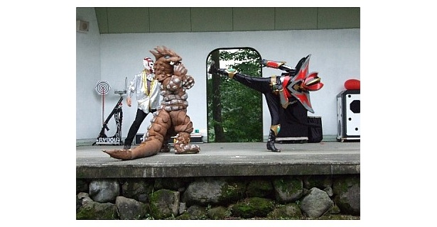銀河怪獣ブラギラーを撃退！