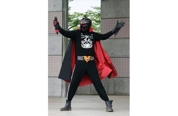 ブラック一族の頂点！闇の帝王ブラックマスク