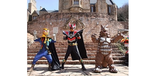 （左から）怪人イエローマジシャン、ドラゴンキング、銀河怪獣ブラギラー