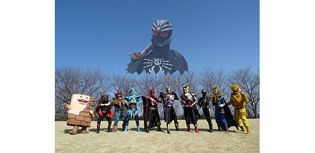 正義のヒーローも怪人たちも、群馬のために立ち上がった！