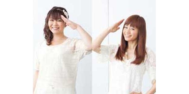 鉄道アイドルの斉藤雪乃さん（左）と鉄道アーティストの小倉沙耶さん（右）