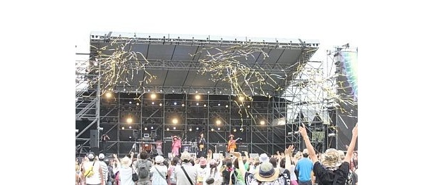 「MONGOL800 ga FESTIVAL What a Wonderful World!! 11'」1日目の様子