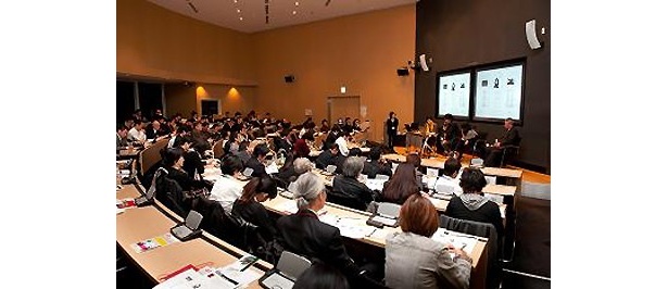 【写真】このシンポジウムで日本映画の今後の方向性が見えてくるかも!?