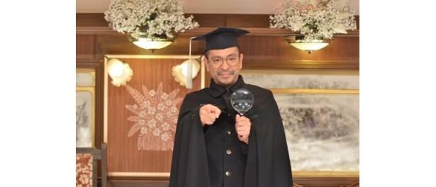 探偵に扮した松本人志