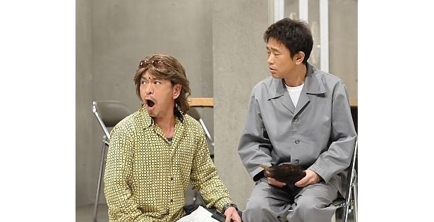 「松本人志のコントMHK」初回放送で松本さんはCMディレクターに扮し、浜田さんは浜田雅功本人役で登場する