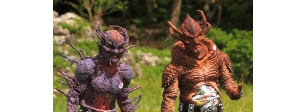 敵キャラのサマリタン・チリー(左)＆サマリタン・ドブー(右)