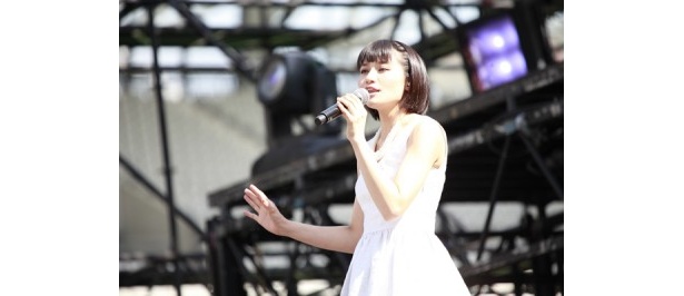 「こばと。」で双子の姉妹・三原千帆、千世を演じた中島愛さん