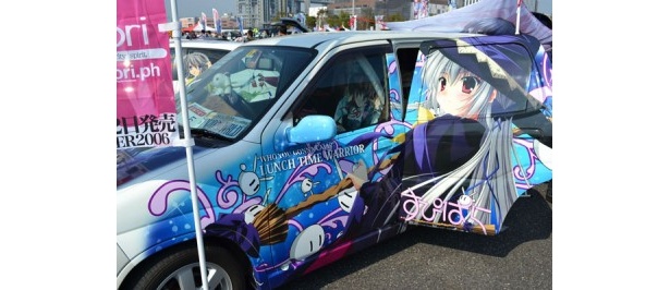 会場には約1000台の痛車が展示された