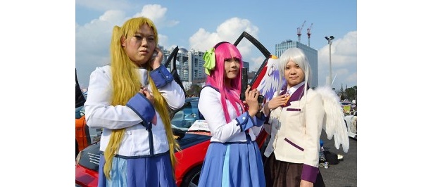 いずれも「Angel Beats!」のキャラクター。左より遊佐、仲村ゆり、立華かなで
