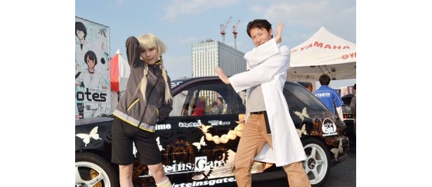 「STEINS;GATE」の阿万音鈴羽(左)と岡部倫太郎(右)