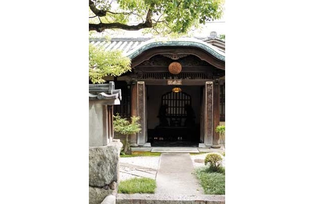 万暁院の入口
