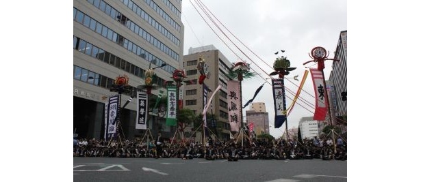 東の旗頭が集結