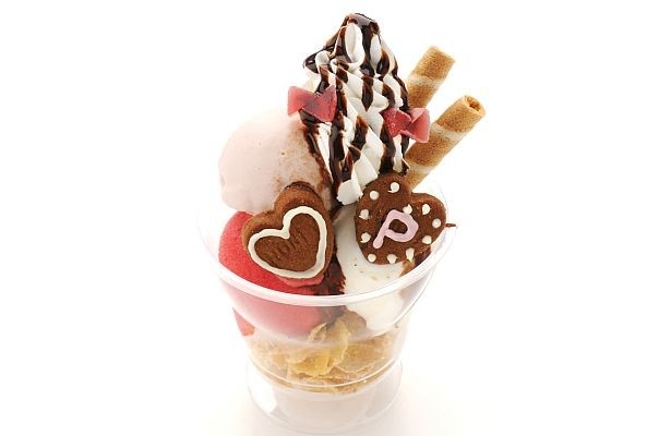 【画像】「春香の手作りクッキーパフェ 」(650円)はラブリーな仕上がり！