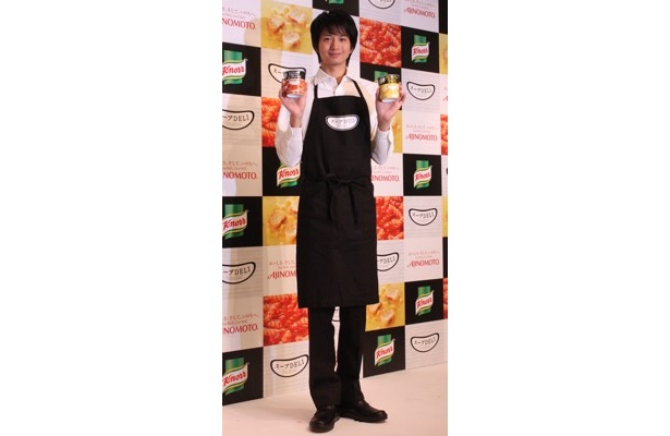 【写真】向井さんの全身ショット 